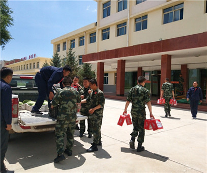 一家親│興海銅鑫慰問(wèn)部隊(duì)官兵，共話軍企團(tuán)結(jié)魚(yú)水情